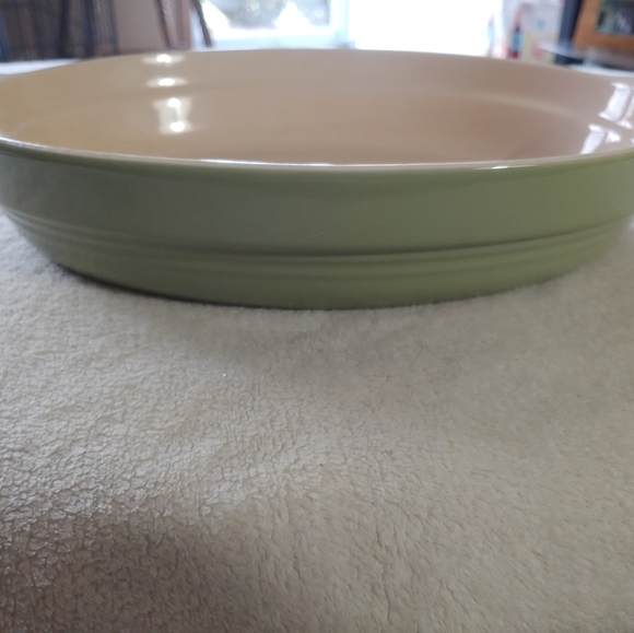 Well Equipped Kitchen Green Stoneware Large Oval Casserole Lime Green 15" x 10" - Picture 2 of 3